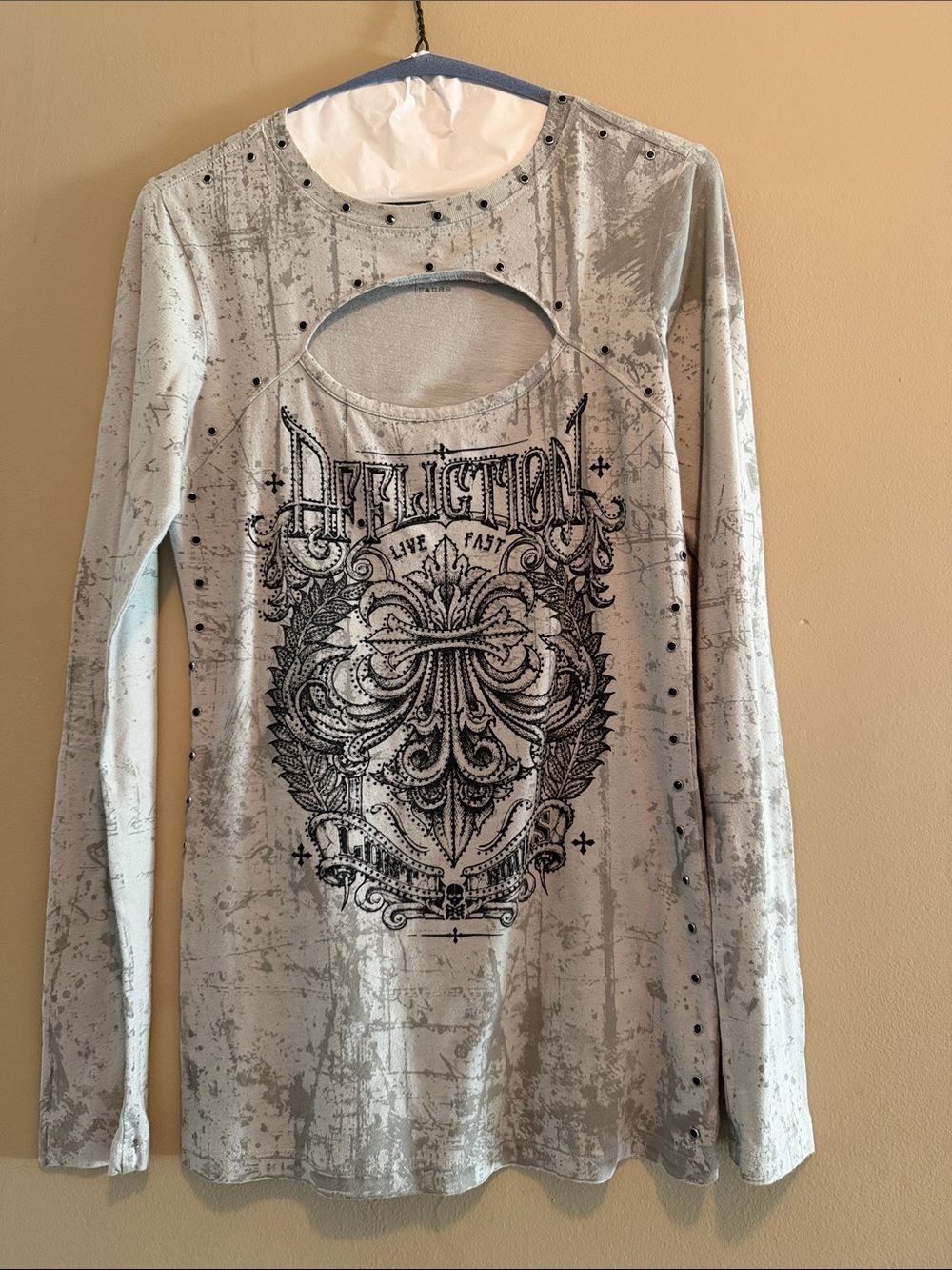 Affliction Light Gray Long Sleeve Cutout Tee with Black Ornate Graphic